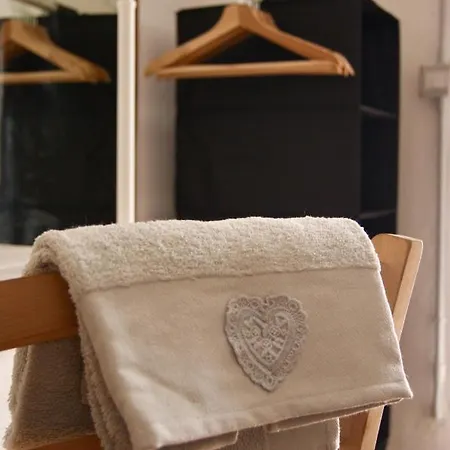 Un Coccodrillo A Frassino Отель типа 