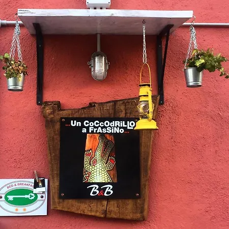 Un Coccodrillo A Frassino فندق مبيت وإفطار