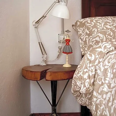 Un Coccodrillo A Frassino Bed and breakfast