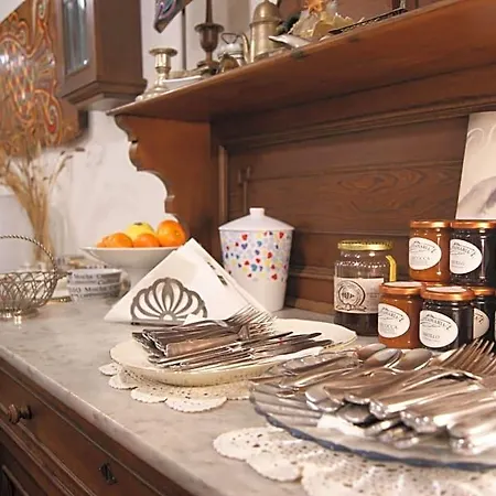 Un Coccodrillo A Frassino Bed and breakfast